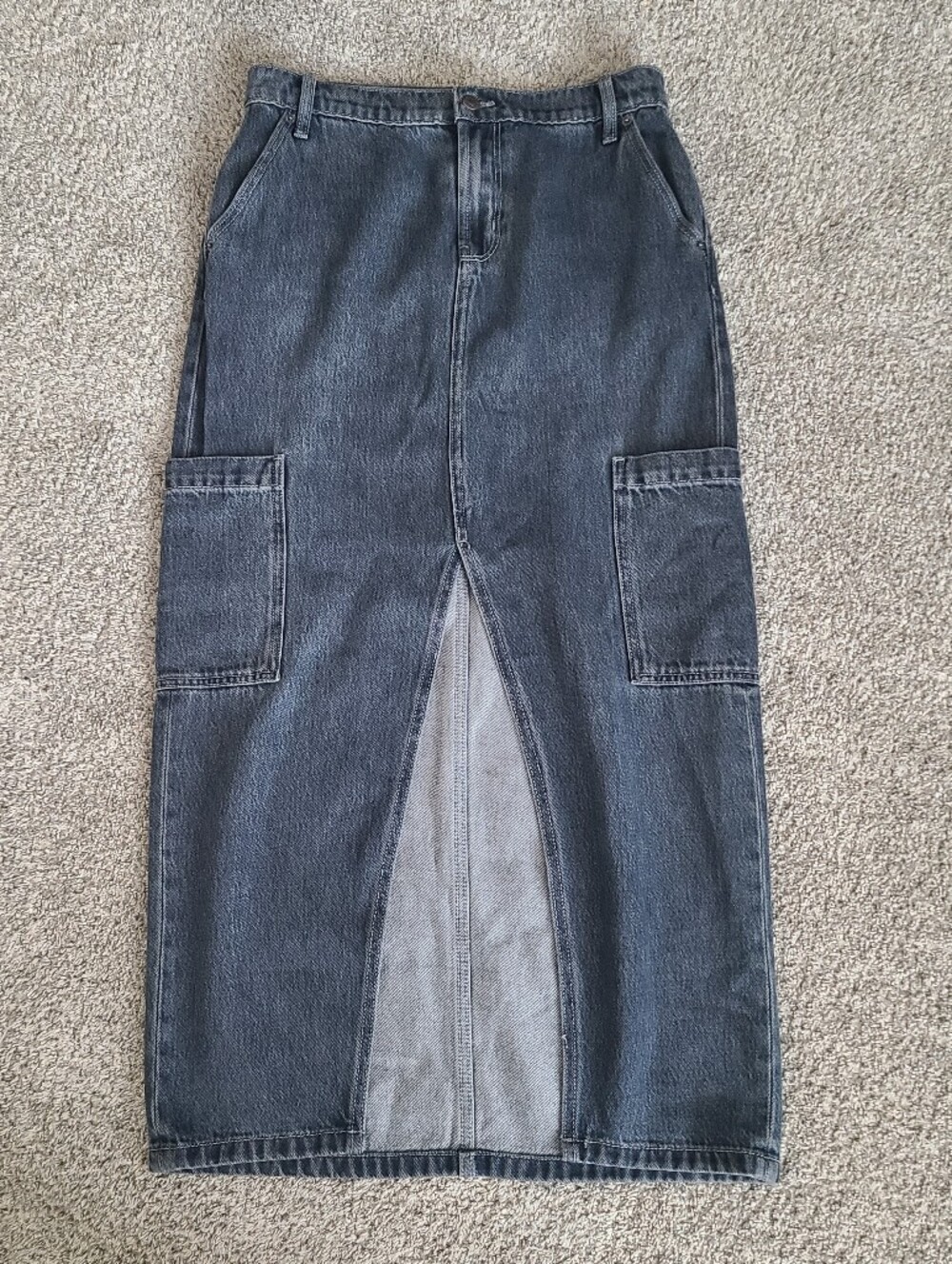 Old Navy Dark Wash Drapy Denim Cargo Midi Skirt Size 2